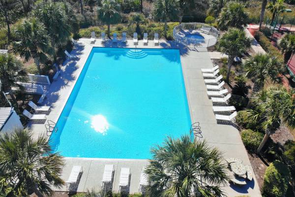 Sparkling pool in Fort Morgan
