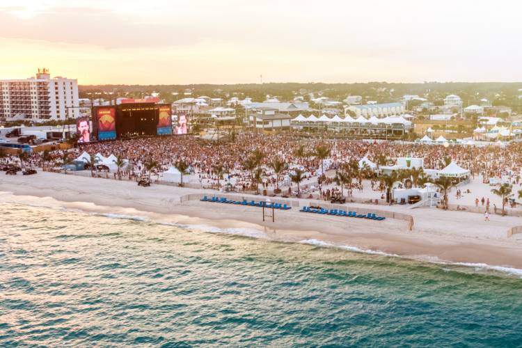 Hangout Concert on the Beach