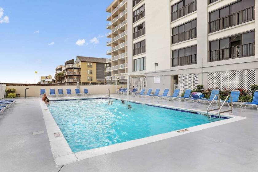 Communal pool at The Gulf Tower 5B in Gulf Shores