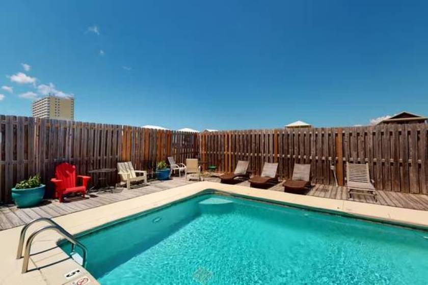 Emerald Seas-Seahorse