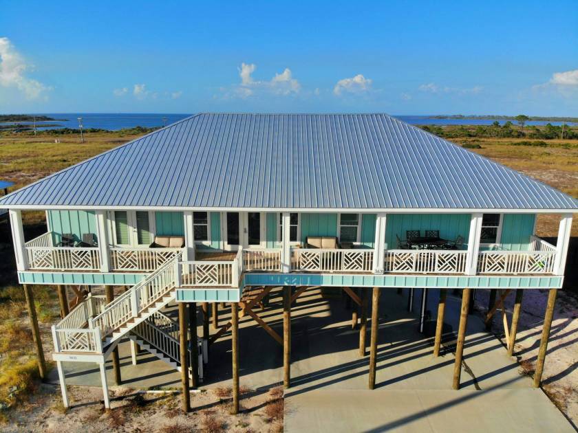 Sea Glass Pointe comes with spectacular views of both the gulf and the bay.